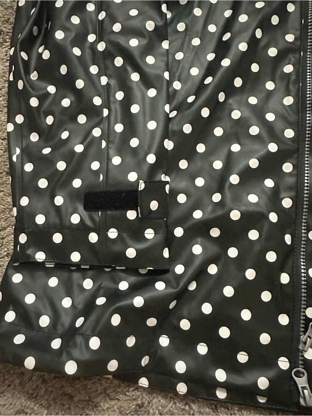 Lulu Mac polka dot hooded rain jacket in black/white - Picture 9 of 10